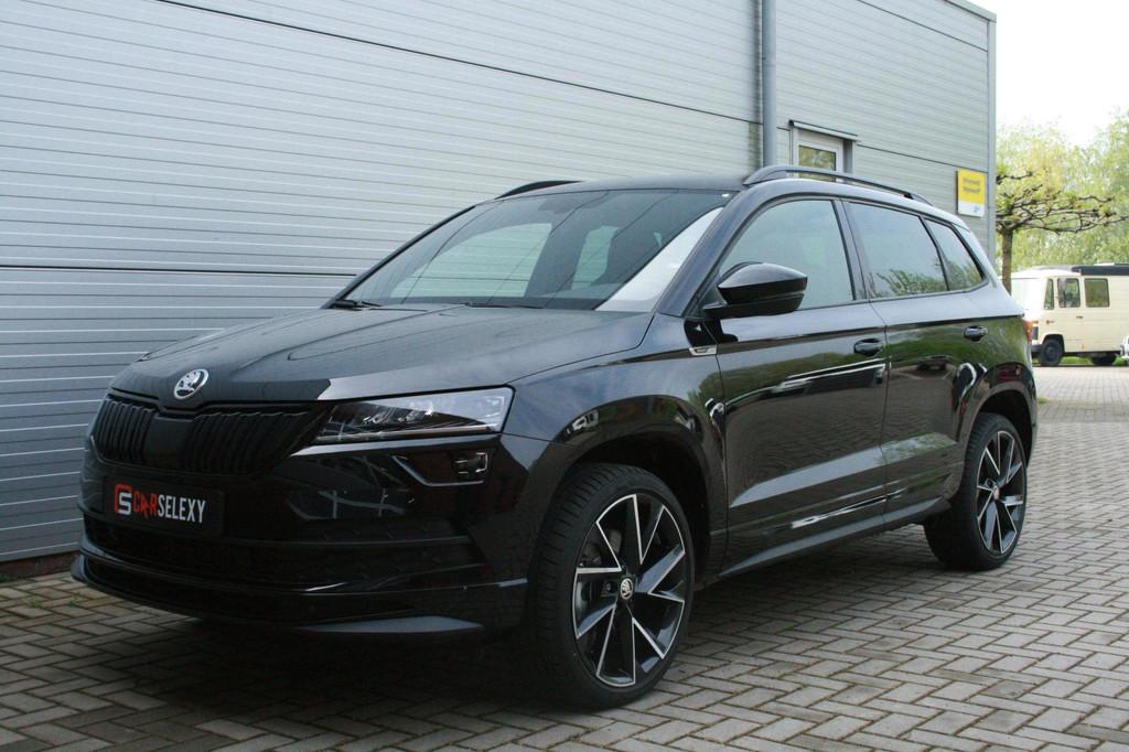 Skoda KAROQ 1.5 TSI ACT Sportline Business/DSG/LED, Stof, 1498 cc, 4 cilinders, Zwart