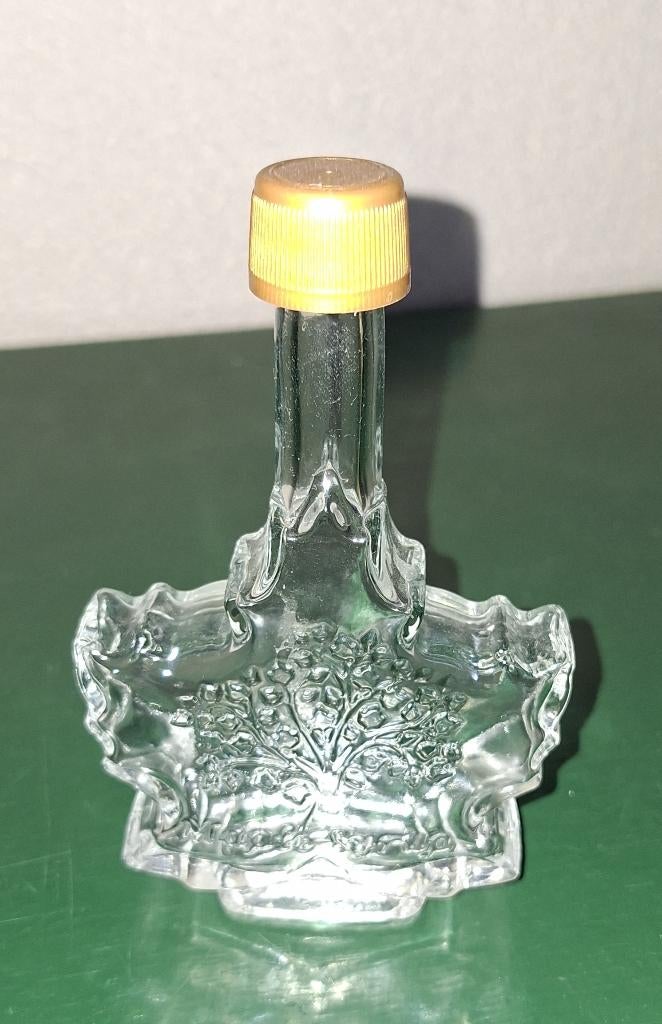 Flesje uit Canada, Maple Leaf, was gevuld met maple sirup, Verzamelen, Ophalen of Verzenden, Gebruikt, Overige typen