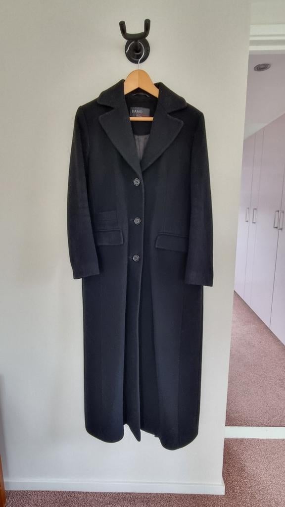 Zwarte wollen /kasjmier Damo mantel mt 36., Kleding | Dames, Ophalen of Verzenden, Zo goed als nieuw, Maat 36 (S), Zwart