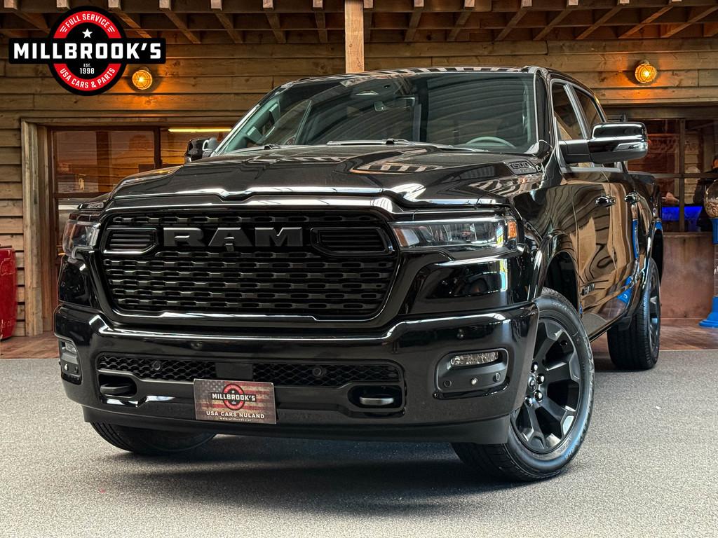 Dodge Ram 1500 Big Horn BPM VRIJ, 2025 Model! Adaptieve crui, Automaat, Zwart, Parkeercamera, 4 stoelen