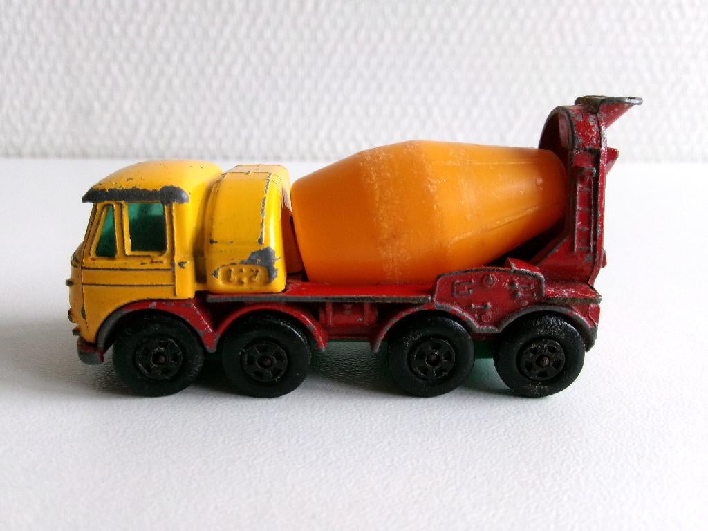 Foden Concrete Truck rood/geel 1:89 Matchbox (geen ovp), Hobby en Vrije tijd, Modelauto's | Overige schalen, Gebruikt, Bus of Vrachtwagen