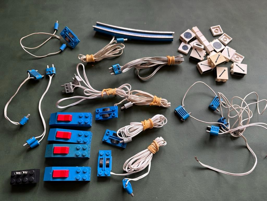 Lego trein kabels 4.5v 12v, Lego, Lego, Verzenden, Zo goed als nieuw