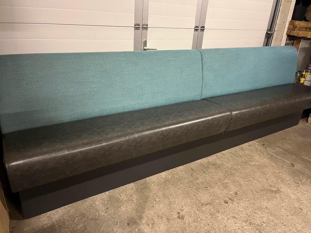 2 stuks lange horeca restaurant wandbanken / eetkamerbanken, Ophalen, Zo goed als nieuw