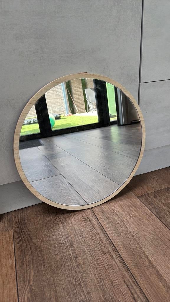 Mooie ronde spiegel met houten rand, Huis en Inrichting, Woonaccessoires | Spiegels, Ophalen, Minder dan 50 cm, Gebruikt, Rond