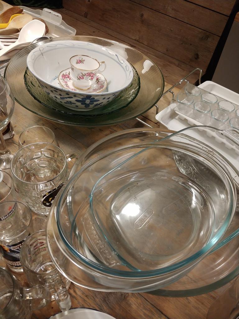 Glazen schalen, ovenschalen., Ophalen