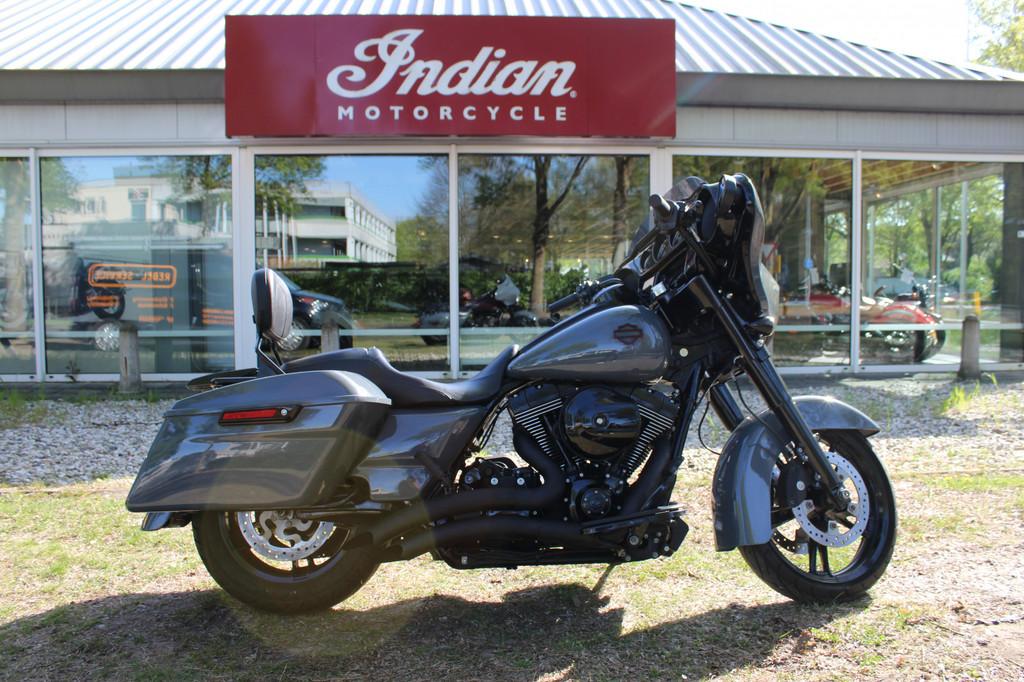 Harley-Davidson Street Glide FLHX