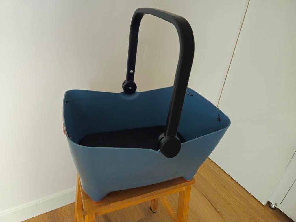 Basil hondenfietsmand voor achterop, Ophalen