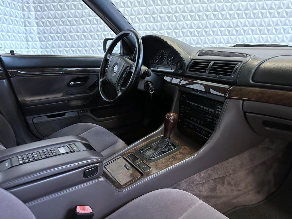 BMW 7-serie 750i V12 Youngtimer PDC Stoelverwarming Clmate+C, Auto's, BMW, Automaat, Origineel Nederlands, Bedrijf, Grijs