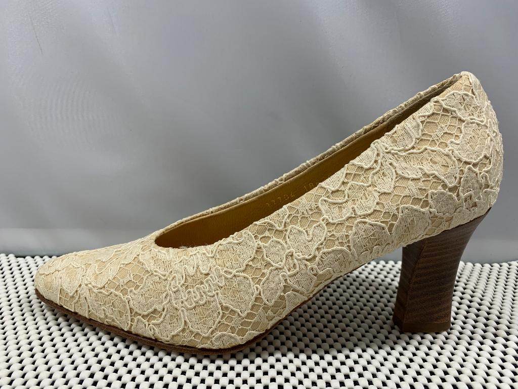 Michel Noyen, maat 38 prachtige vintage schoenen., Verzenden, Wit, Schoenen met hoge hakken, Zo goed als nieuw