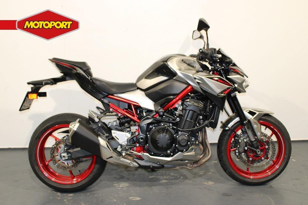 Kawasaki Z 900 35kw (bj 2024)