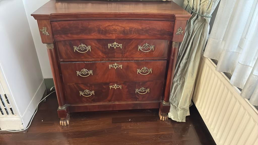 Seconde empire kolonnetten commode, Ophalen