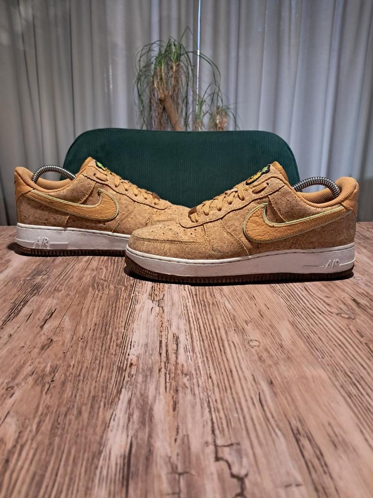 Nike Air Force 1 SE 'Happy Pineapple - Cork' Size 40, Bruin, Nike, Ophalen of Verzenden, Sneakers of Gympen