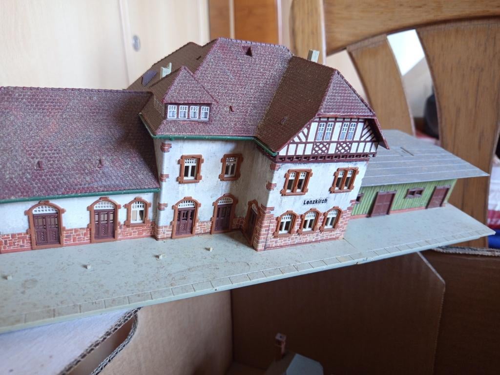 Faller station lenzkirch in elkaar gezet, Ophalen of Verzenden, Gelijkstroom of Wisselstroom, Brug, Tunnel of Gebouw, Overige merken