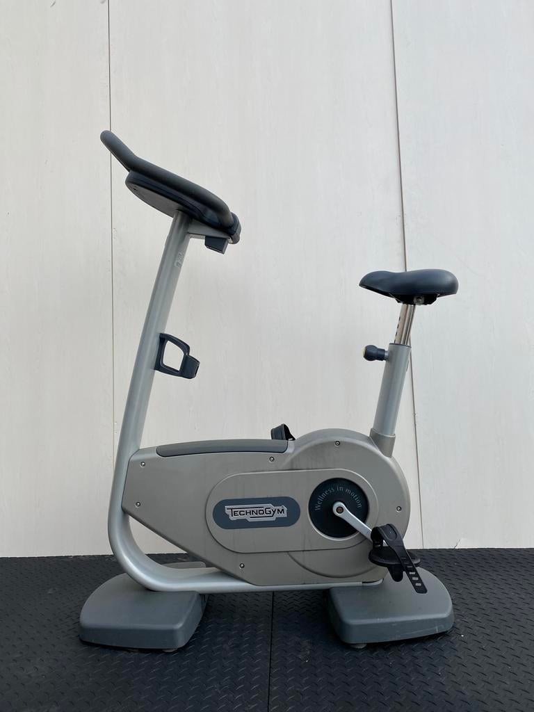 Hometrainer Technogym Bike Forma voor onderdelen, Ophalen, Gebruikt, Metaal, Benen