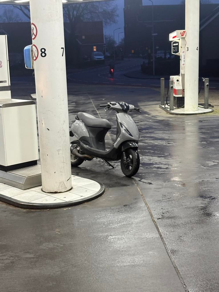 Piaggio zip 70cc, Ophalen of Verzenden, Zo goed als nieuw, Minder dan 10 m², Overige typen