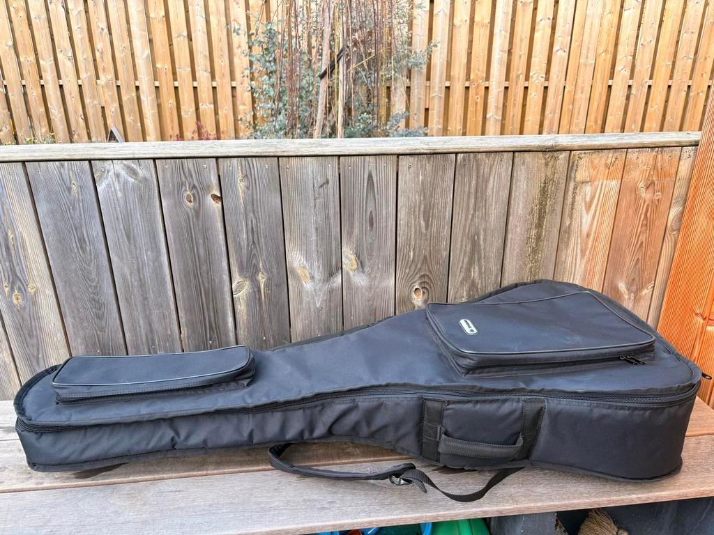 Thomann hoes voor akoestische basgitaar, Muziek en Instrumenten, Ophalen of Verzenden, Gebruikt, Overige typen, Met koffer