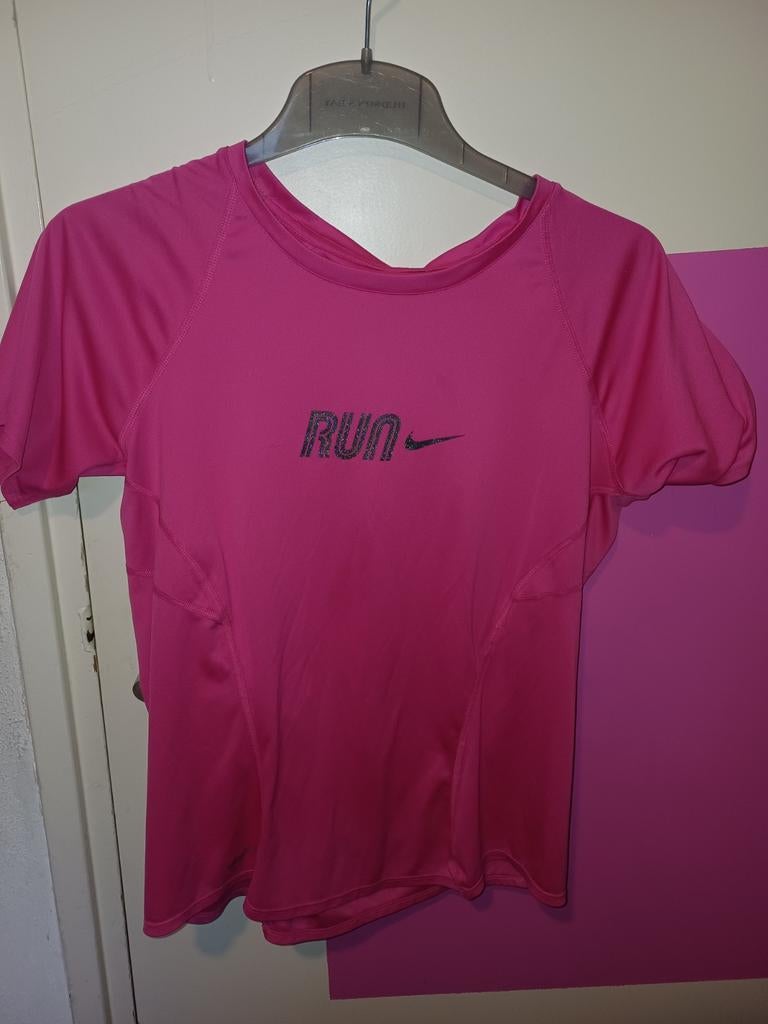 Nike sport shirt roze maat M, Kleding | Dames, Sportkleding, Maat 38/40 (M), Nike, Ophalen of Verzenden, Fitness of Aerobics