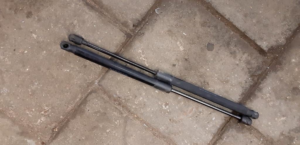 Setje gasveren achterklep Fabia 2004, Ophalen of Verzenden