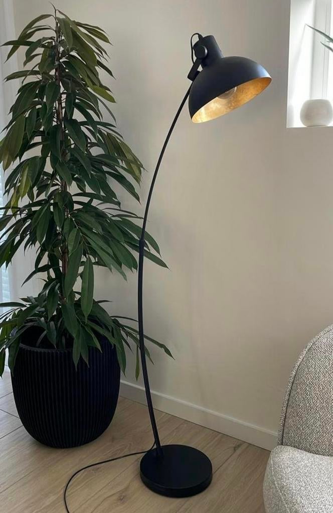 Nieuwe EGLO vloerlamp Jaafra zwart goud van 117,- nu 60,- i, Ophalen, Nieuw