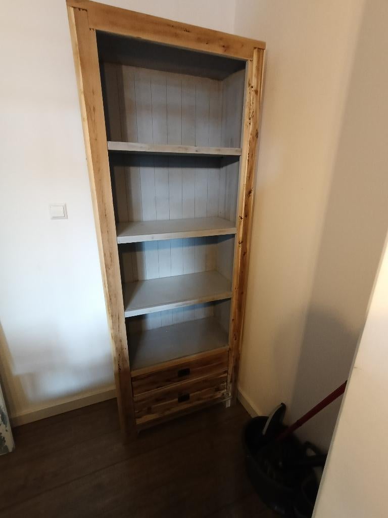 Massief houten kast, Ophalen