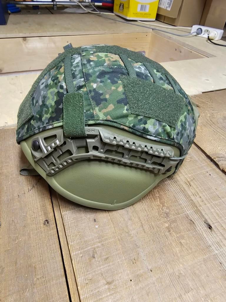 DOKS helm airsoft nieuw maat 5, Verzamelen, Militaria | Algemeen, Ophalen of Verzenden, Landmacht, Nederland, Helm of Baret