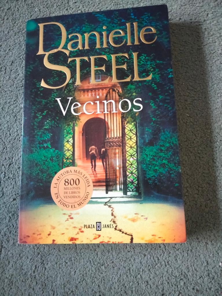 danielle steel vecinos, Ophalen, Zo goed als nieuw