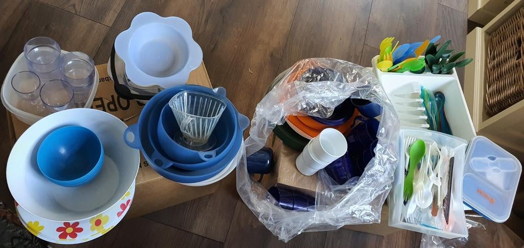 Kamperen Campingplastic servies bestek druiprek schalen etc, Ophalen
