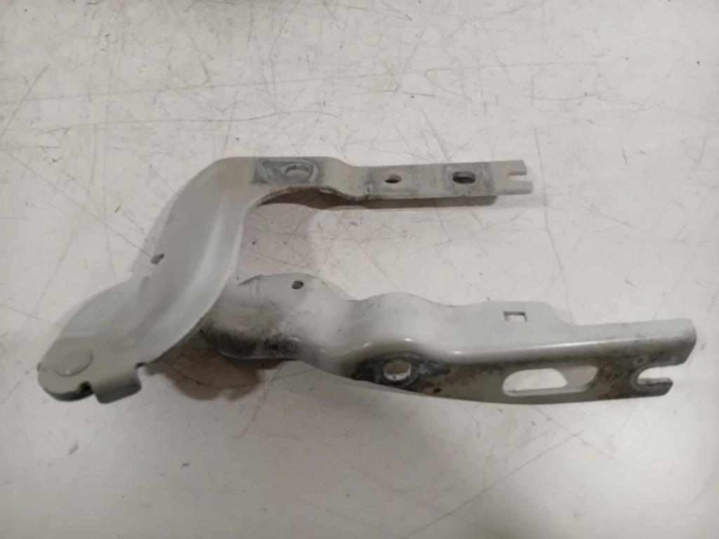 Motorkapscharnier links Seat Ateca, Onderdelen@venauto.nl, Van der Ven Autorecycling B.V., Gebruikt, Ettenseweg 76, 4706 PB Roosendaal, The Netherlands