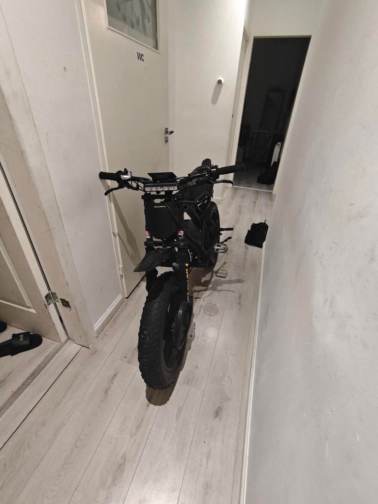 Fatbike v20 pro custom, Fietsen en Brommers, Brommeronderdelen | Algemeen, Ophalen, Zo goed als nieuw, Overige typen, Fatbike v20 pro