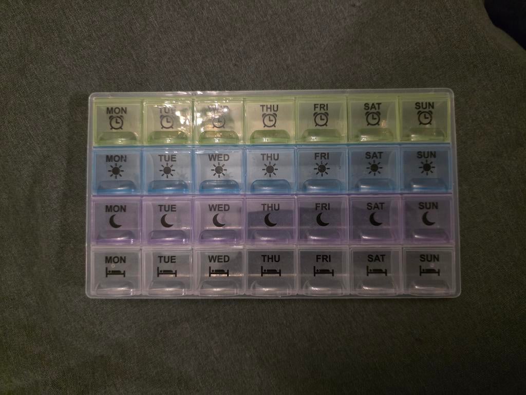 Pillendoos met 28 compartimenten NIEUW, Sport en Fitness, Gezondheidsproducten en Wellness, Ophalen of Verzenden, Nieuw