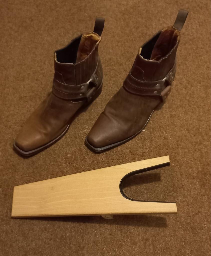 Stars & Stripes lage cowboy laarzen maat 40
Incl uittrekhulp, Ophalen of Verzenden, Zo goed als nieuw, Bruin, Hoge laarzen