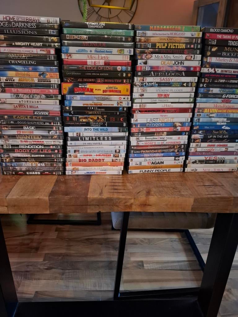 Dvd .s. alle soorten.260 stuks.en een koffer met 400 films, Alle leeftijden, Ophalen of Verzenden, Zo goed als nieuw