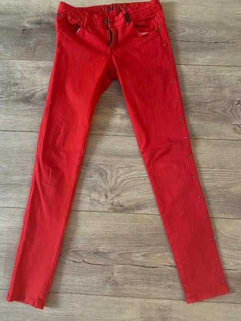 Retour rode jeans met studs mt 14/164, Broek, Meisje, Ophalen of Verzenden, Zo goed als nieuw