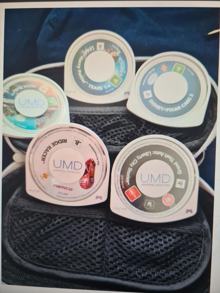 PSP spelletjes met oplader en hoesje, Gebruikt, 1 speler, Racen en Vliegen, Ophalen of Verzenden