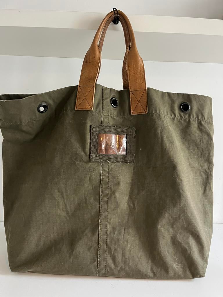 grote handgemaakte tas van leger plunjezak en leer, 40 tot 60 cm, 30 cm of meer, Verzenden, Zo goed als nieuw
