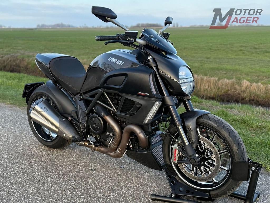 DUCATI DIAVEL CARBON - UNIEKE STAAT! - ( 1260 ), DUCATI, 2 cilinders, 1198 cc, Motorrijbewijs A