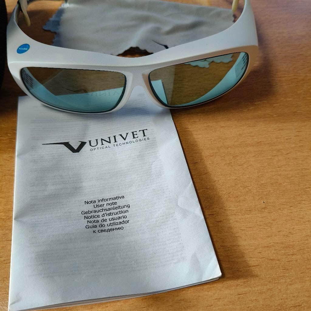 UNIVET Laserlichtbeschermingsbril laserbril - burrie geplakt, Diversen, Ophalen, Gebruikt