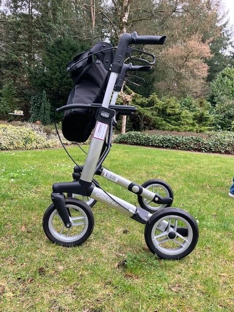 Rollator, Gemino 30 Comfort Z.G.A.N., Ophalen, Opvouwbaar, Zo goed als nieuw