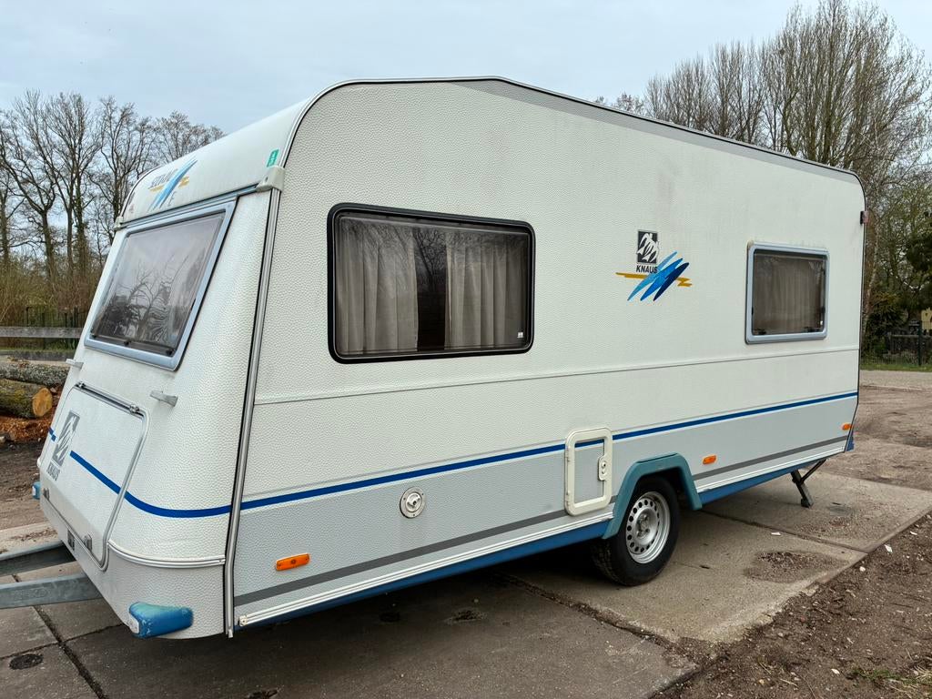 Nette Knaus Südwind met Unico voortent, Caravans en Kamperen, Caravans, Kachel, Bedrijf, Treinzit, 750 - 1000 kg