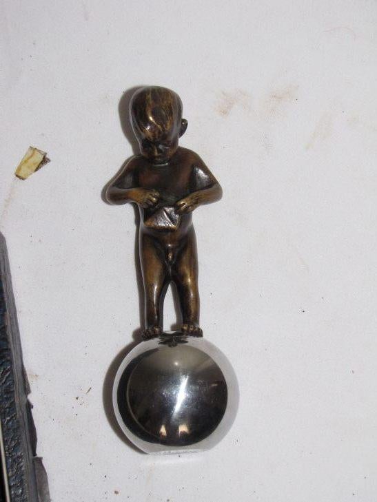 Presse papier, Verzenden