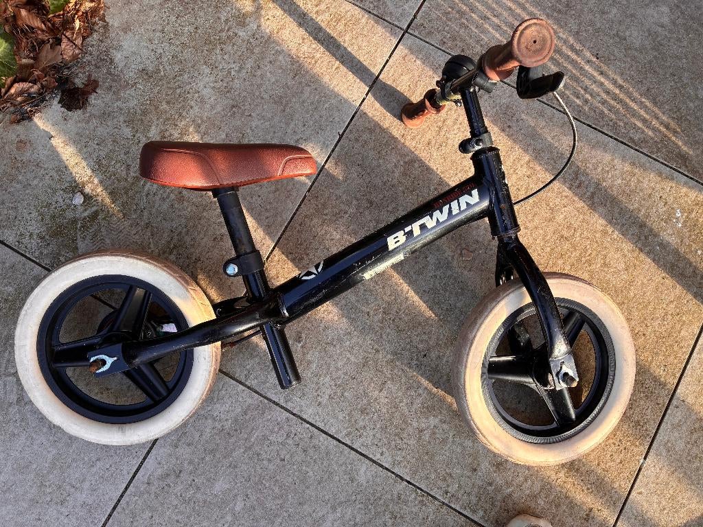 B'twin loopfietsje, Kinderen en Baby's, Speelgoed | Buiten | Voertuigen en Loopfietsen, Ophalen, Gebruikt, Loopfiets