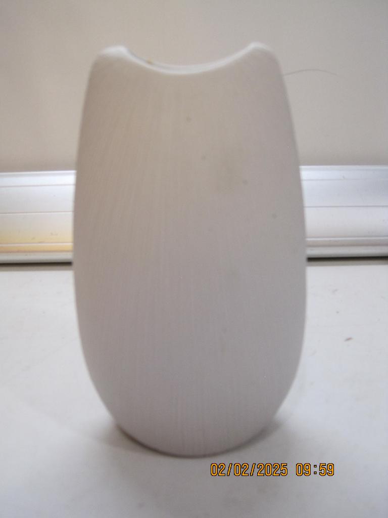 ongeglazuurde porseleinen vaas 16 cm hoog bavaria (332), Gebruikt, Wit, Aardewerk of Porselein, Ophalen of Verzenden