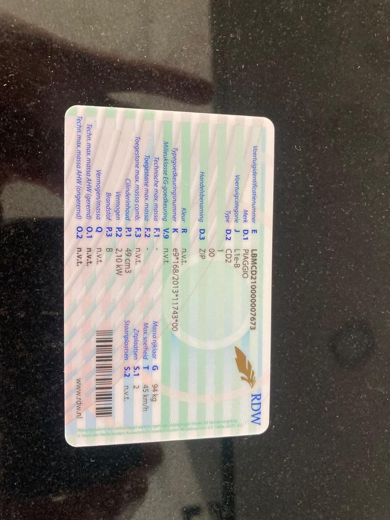 Piaggio Zip uit 2021 - 6000 km, Fietsen en Brommers, Scooters | Piaggio, Ophalen, Gebruikt, Maximaal 45 km/u, Zip