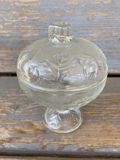 Vizenza-Italy bonbonschaal op voet met deksel, Antiek en Kunst, Antiek | Glas en Kristal, Ophalen of Verzenden