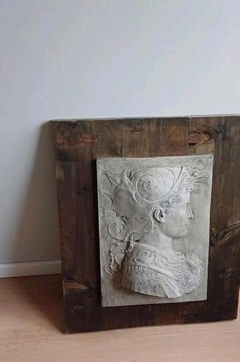 Stoer en sober, ornament, Ophalen, Nieuw