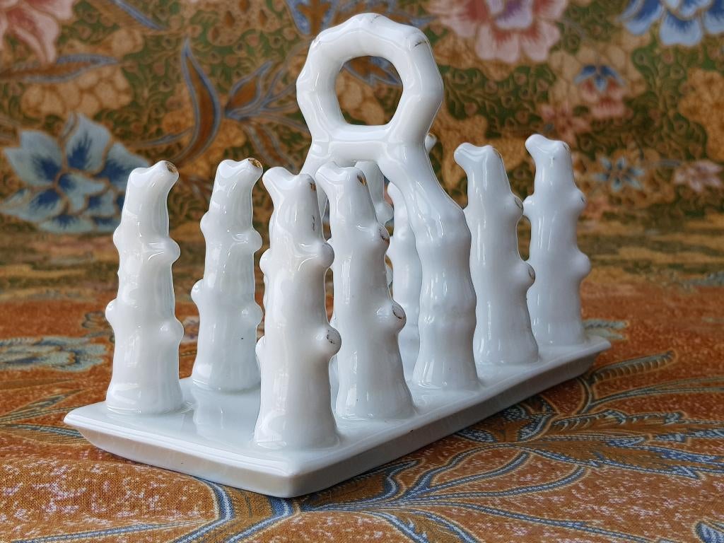 Mooi antiek toastrek uit Engeland van porselein 14 cm., Ophalen of Verzenden