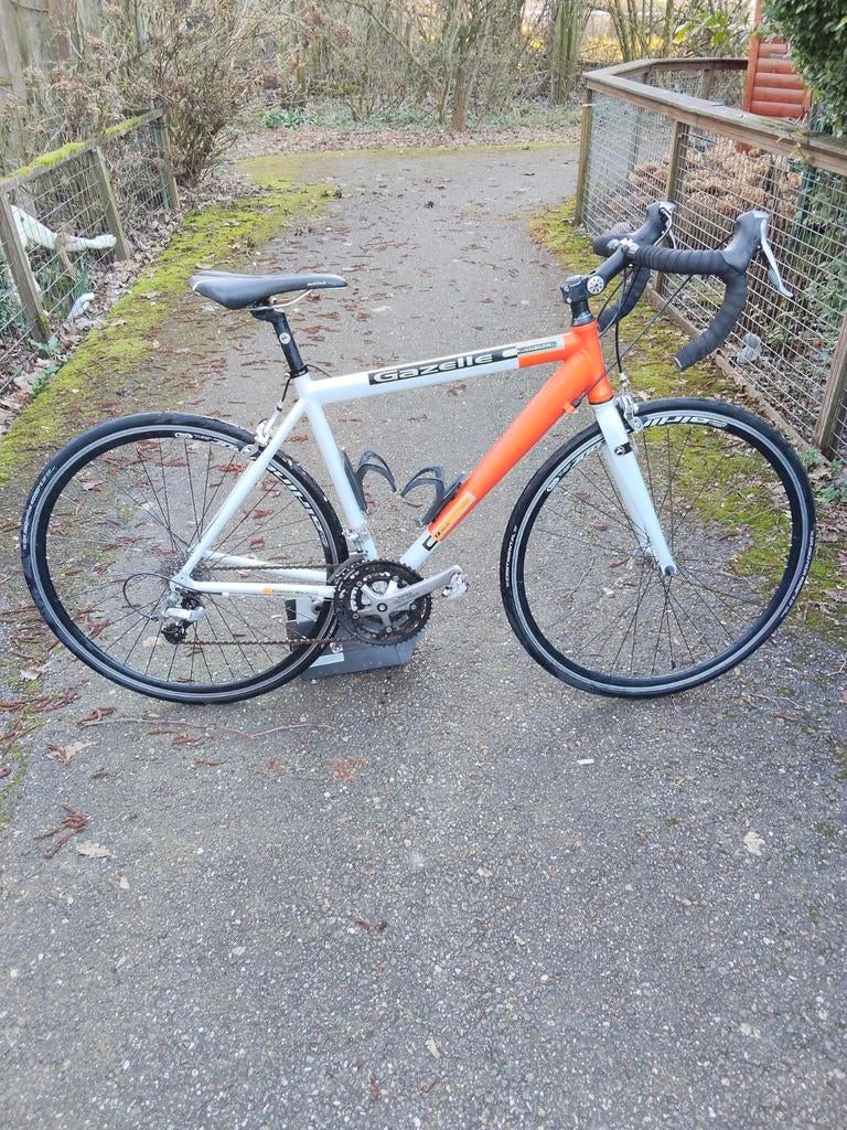 GAZELLE VUELTA. 28 INCH. 27 VERSNELLINGEN. FRAME 50 CM, Fietsen en Brommers, Fietsen | Racefietsen, Ophalen, Aluminium, 49 tot 53 cm