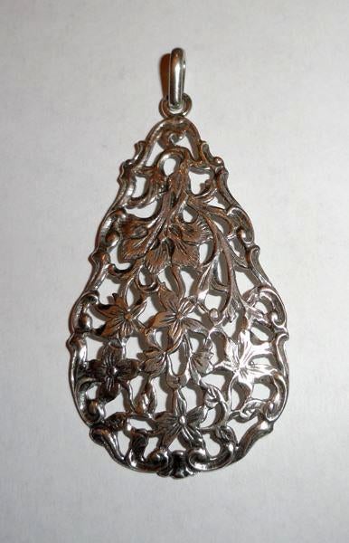 Hanger Zilver bloemen opengewerkt Antiek Niekerk, Overige voorstellingen, Ophalen of Verzenden, Zo goed als nieuw, Zilver