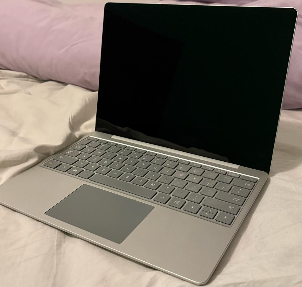 Microsoft Surface Laptop Go 2 - 128 GB, Gebruikt, Qwerty, 8 GB, 13 inch