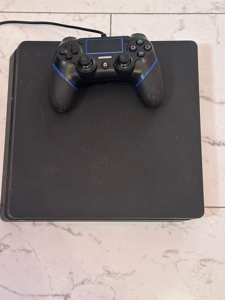 PlayStation 4 met controller - Goede staat, Spelcomputers en Games, Spelcomputers | Sony PlayStation 4, 500 GB, Ophalen of Verzenden